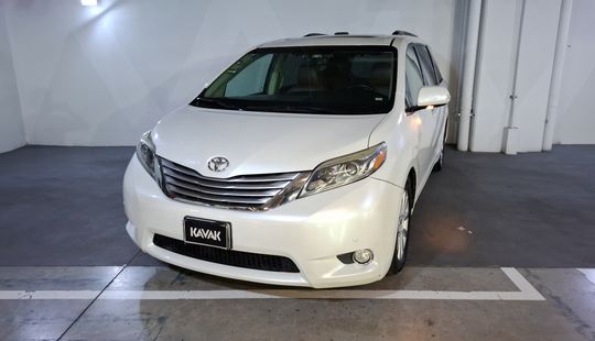 Toyota • Sienna