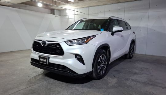 Toyota • Highlander