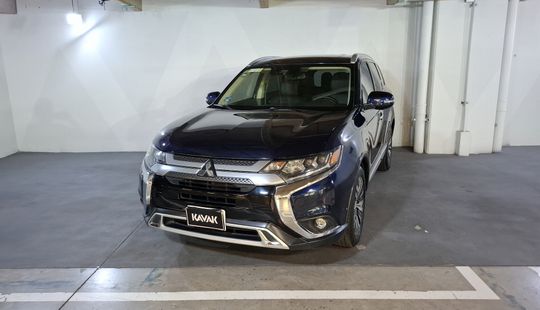 Mitsubishi • Outlander