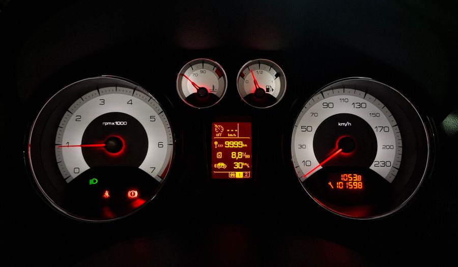 Peugeot 308 1.6 ALLURE NAV MT Hatchback 2015