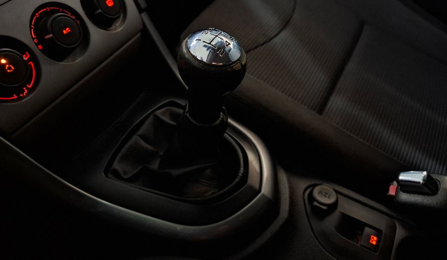 Peugeot 308 1.6 ALLURE NAV MT Hatchback 2015