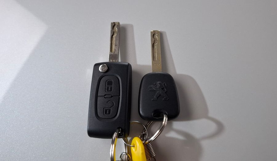 Peugeot 308 1.6 ALLURE NAV MT Hatchback 2015