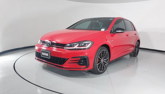 Volkswagen • Golf