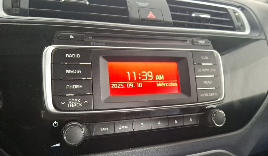 Kia Rio 1.6 LX MT Hatchback 2017