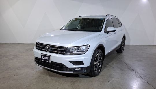Volkswagen • Tiguan