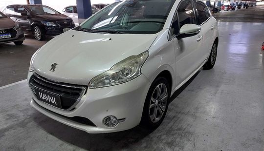 Peugeot • 208