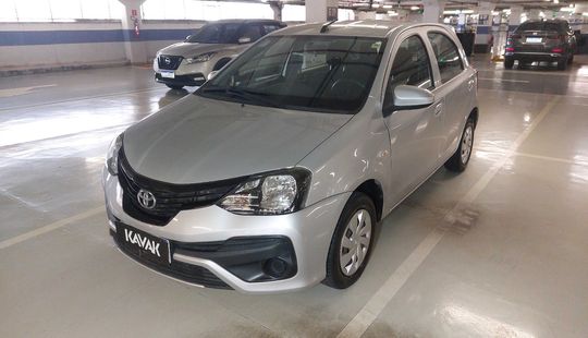 Toyota • Etios