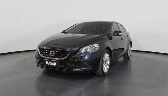 Volvo • V40