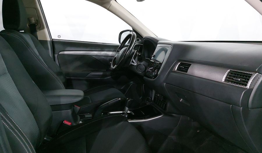 Mitsubishi Outlander 2.4 SE Suv 2017