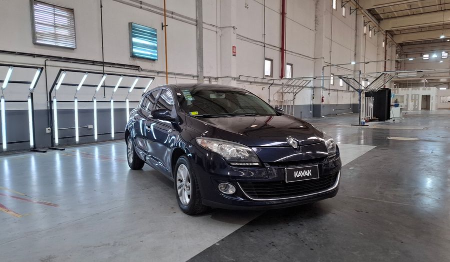 Renault Megane 2.0 MEGANE III LUXE Hatchback 2013