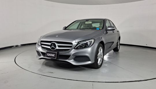 2016 • 90,000 km • Automático