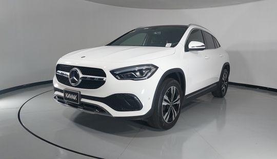 Mercedes Benz • Clase GLA