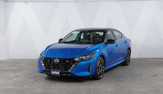 Nissan • Sentra