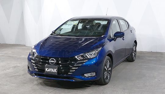 Nissan • Versa