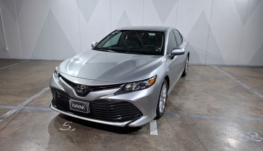 Toyota • Camry