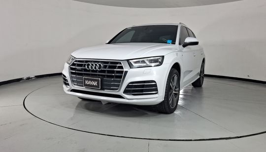 Audi • Q5