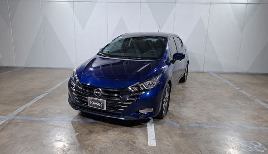 Nissan • Versa