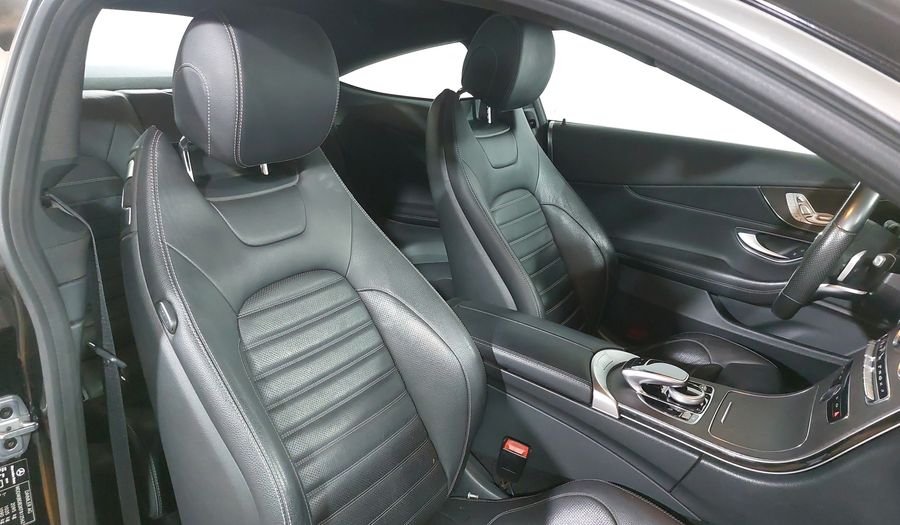 Mercedes Benz Clase C 2.0 300 AUTO Coupe 2019