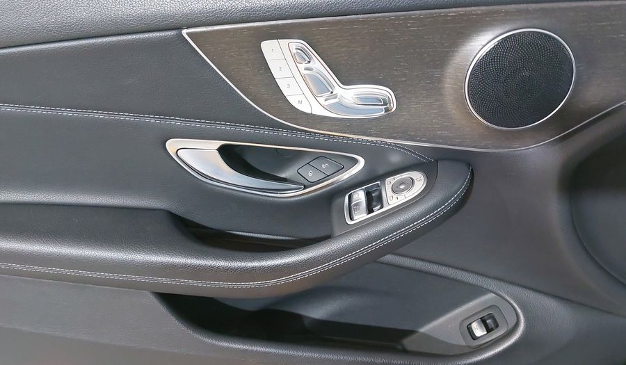 Mercedes Benz Clase C 2.0 300 AUTO Coupe 2019