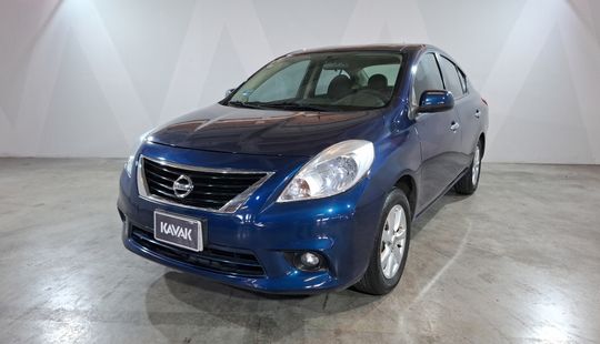 Nissan • Versa