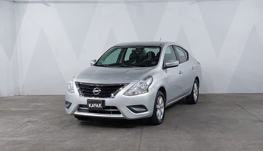 Nissan • Versa