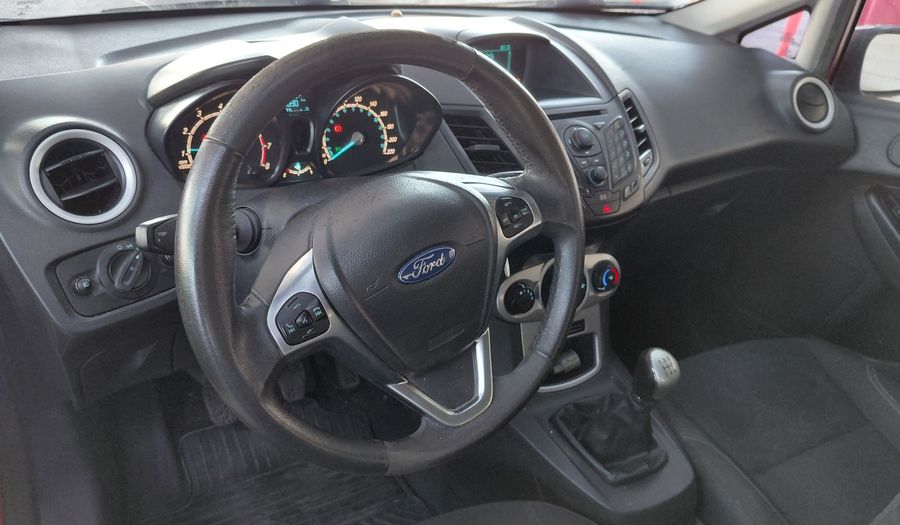 Ford Fiesta Kinetic Design 1.6 SE Hatchback 2015