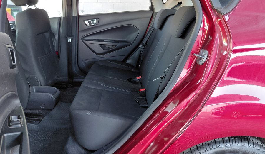 Ford Fiesta Kinetic Design 1.6 SE Hatchback 2015