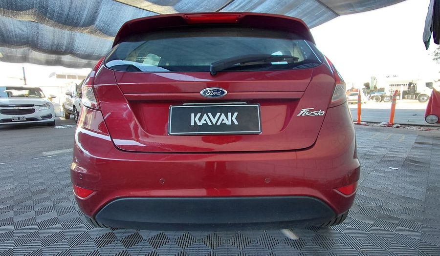 Ford Fiesta Kinetic Design 1.6 SE Hatchback 2015