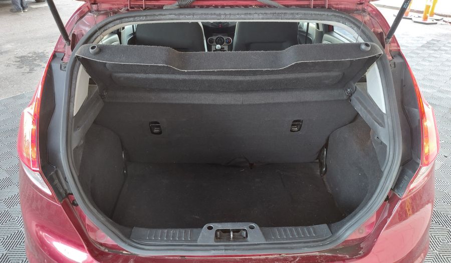 Ford Fiesta Kinetic Design 1.6 SE Hatchback 2015