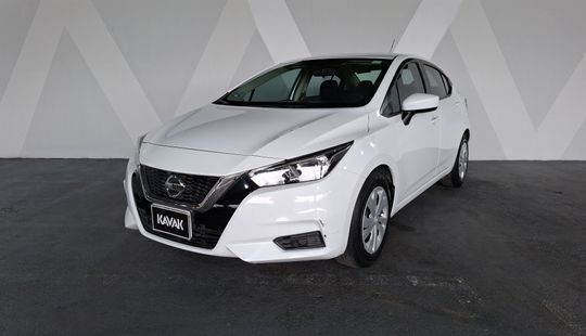 Nissan • Versa