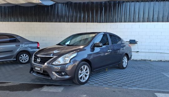 Nissan • Versa