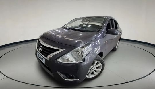 Nissan • Versa