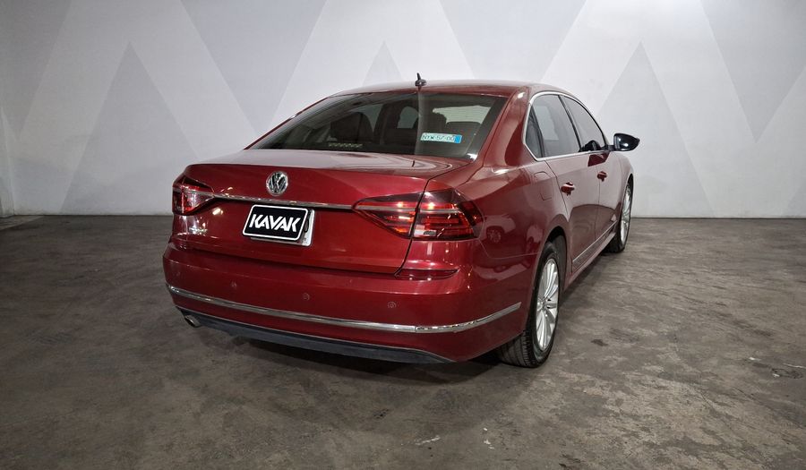 Volkswagen Passat 2.5 SPORTLINE Sedan 2017