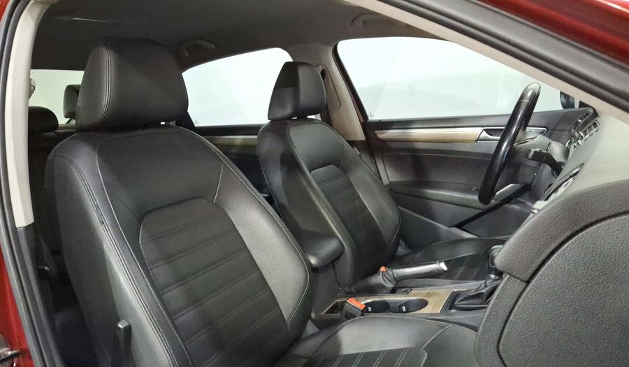 Volkswagen Passat 2.5 SPORTLINE Sedan 2017