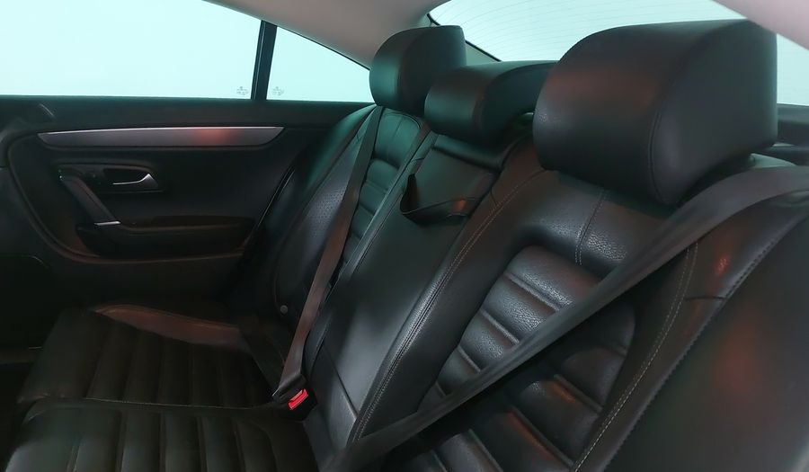 Volkswagen Passat 2.0 TFSI DSG Sedan 2013