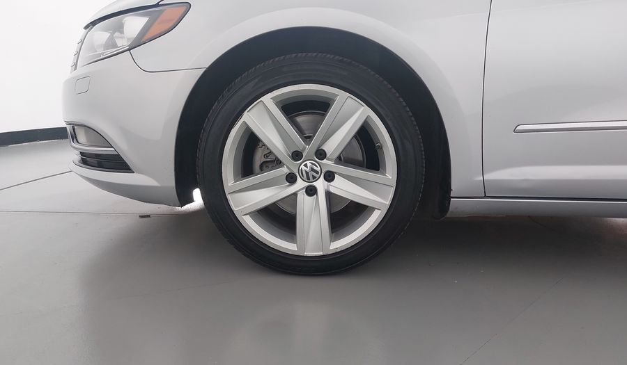 Volkswagen Passat 2.0 TFSI DSG Sedan 2013