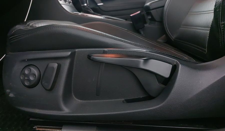 Volkswagen Passat 2.0 TFSI DSG Sedan 2013