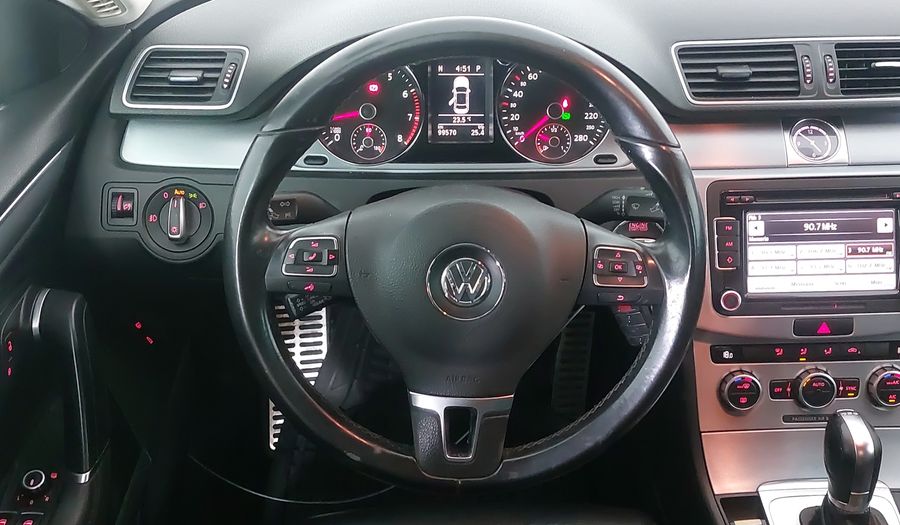 Volkswagen Passat 2.0 TFSI DSG Sedan 2013