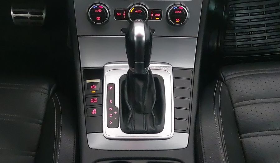 Volkswagen Passat 2.0 TFSI DSG Sedan 2013
