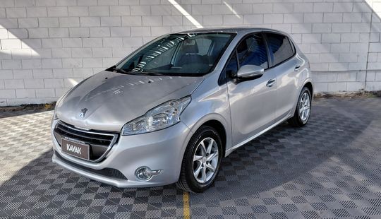 Peugeot • 208