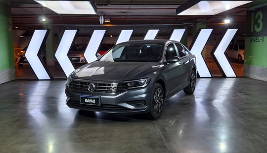 Volkswagen • Vento