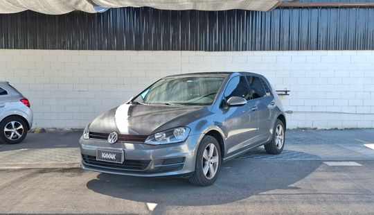 Volkswagen • Golf