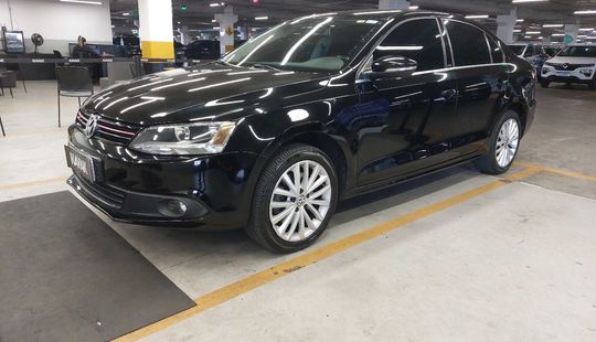 Volkswagen • Jetta