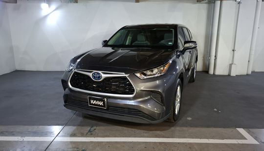 Toyota • Highlander