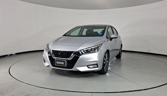 Nissan • Versa