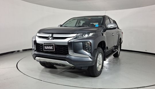 Mitsubishi • L200