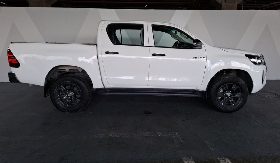 Toyota Hilux 2.7 SR DOBLE CABINA Pickup 2023