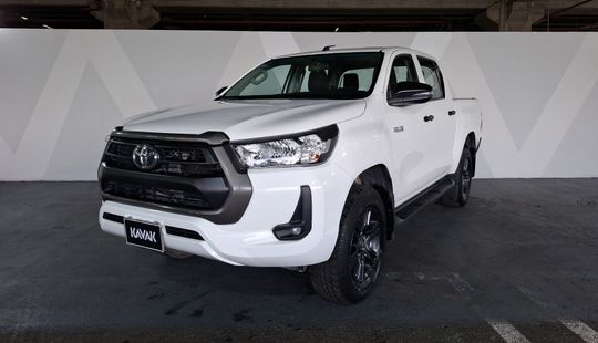 Toyota • Hilux