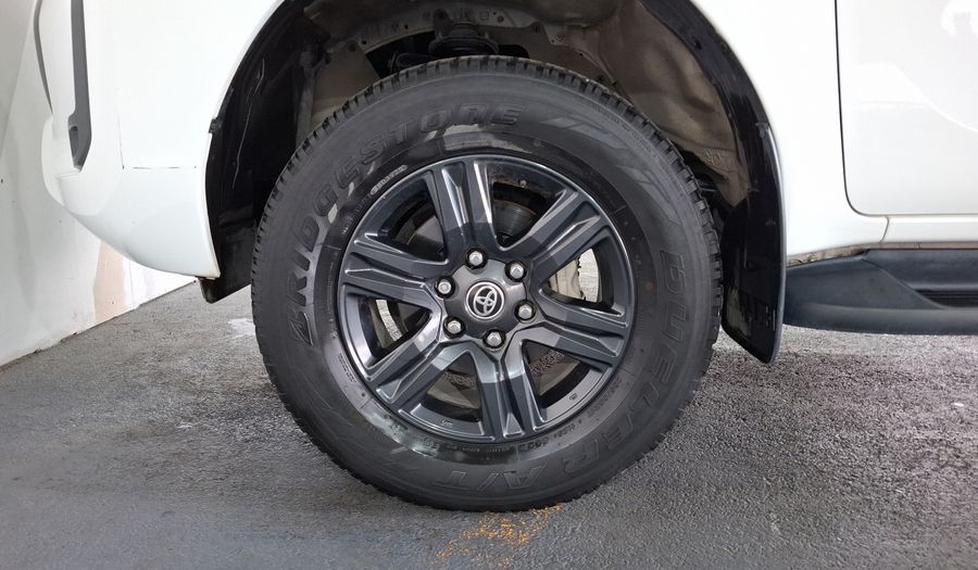 Toyota Hilux 2.7 SR DOBLE CABINA Pickup 2023