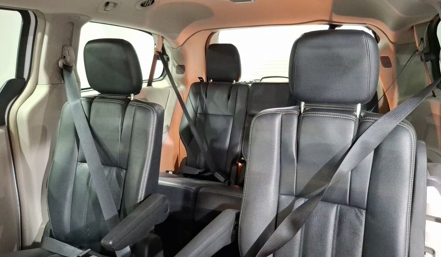 Chrysler Town & Country 3.6 TOURING PIEL Minivan 2015